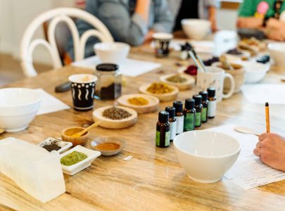 Workshop scenes: natural soaps made with traditional techniques